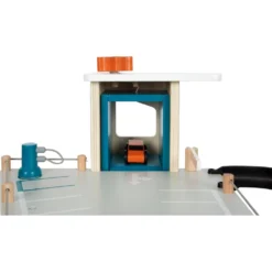 Small Foot Garage à Voitures -Magasin De Jouets En Bois garage a voitures bois 11