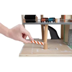 Small Foot Garage à Voitures -Magasin De Jouets En Bois garage a voitures bois 12