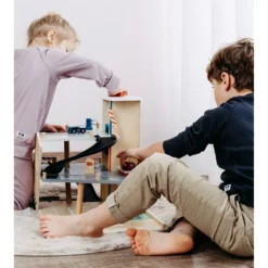 Small Foot Garage à Voitures -Magasin De Jouets En Bois garage a voitures bois 8