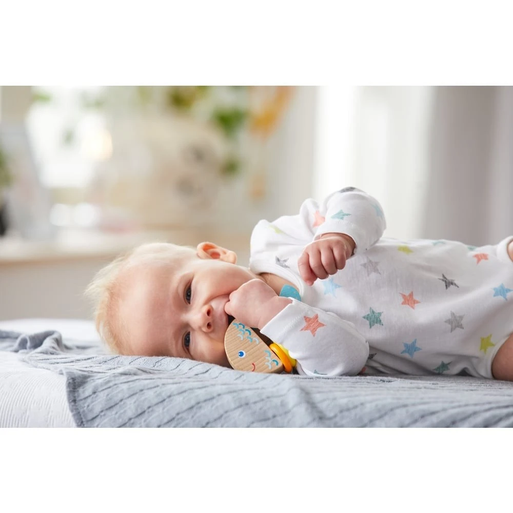 Haba Hochet - Comme Un Poisson Dans L'eau 3 Haba Hochet - Comme Un Poisson Dans L'eau – Image 3